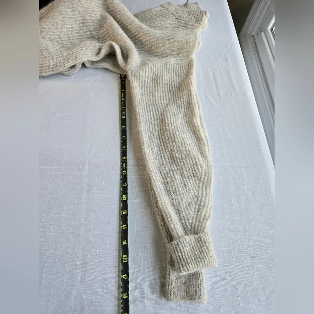 Everlane Charcoal Crew and Ivory Crew Sweaters ScandiMinimal Softgirl Light Wt - Picture 11 of 11